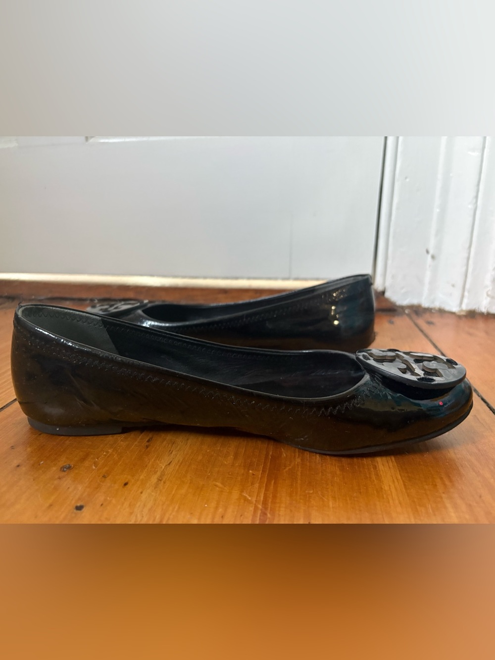 Tory Burch Reva Patent Leather Ballet Flats Black Logo, Size 9 - Classic Shiny - Picture 6 of 11